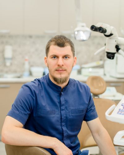 Павлуш Денис Владимирович - главный врач, имплантолог